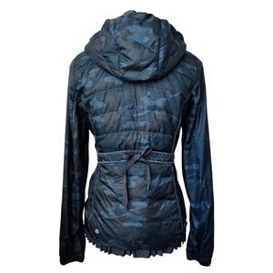 Lululemon Lightweight Down Quilted Jacket, Windbreaker, Heathered Camo Blue, 4